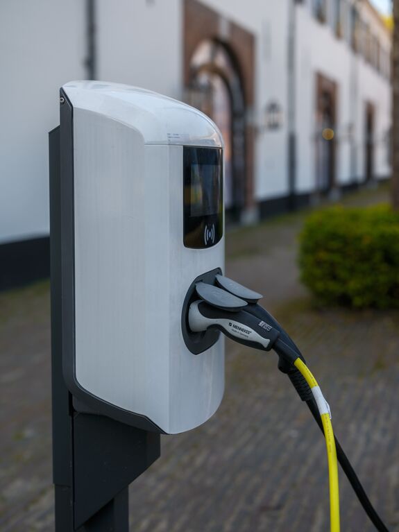 Instalación profesional de un cargador para vehículo eléctrico